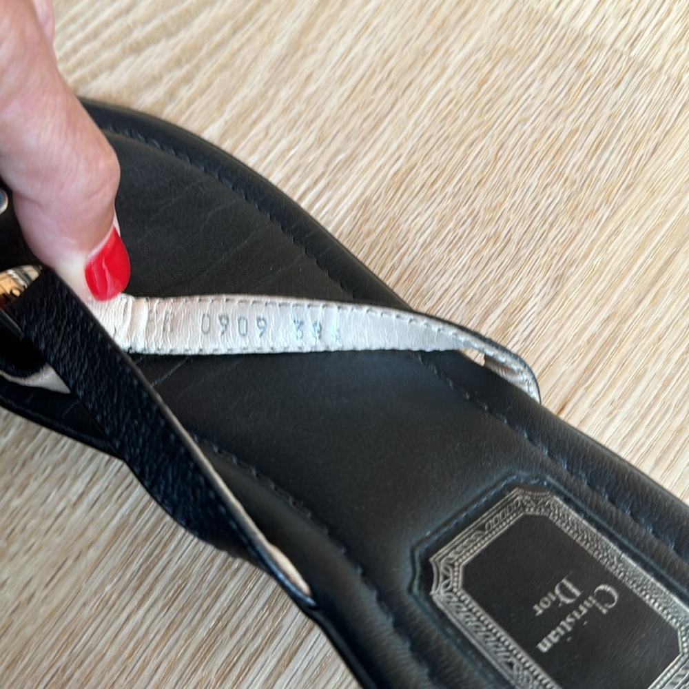 Authentic Christian Dior black leather thongs - Picture 7 of 8